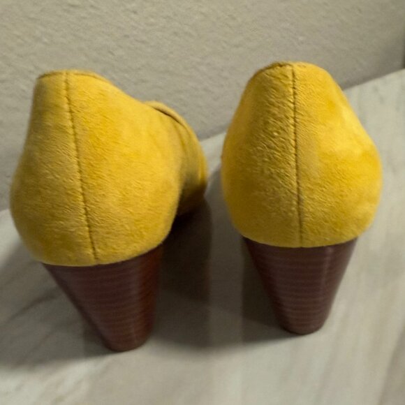 Franco Sarto Suede Wedge Wood Heel Pumps, size 7.5, Yellow - Picture 2 of 6